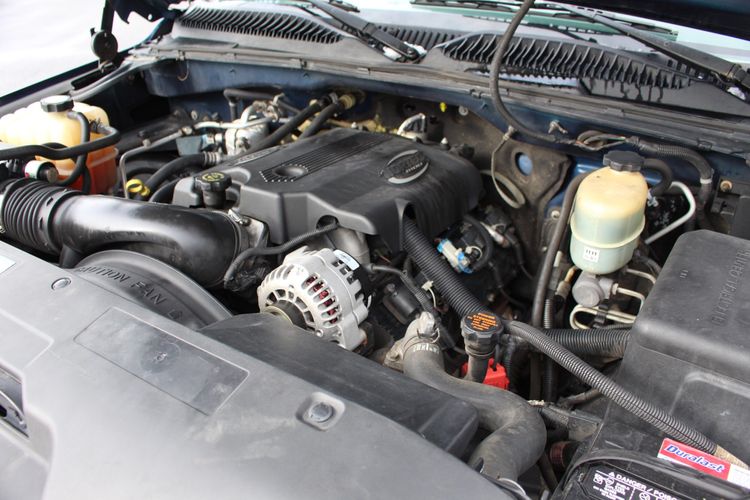 2001 Chevrolet Silverado 2500HD LS | Victory Motors of Colorado 2001 Chevrolet Silverado 2500hd Engine 8.1 L V8