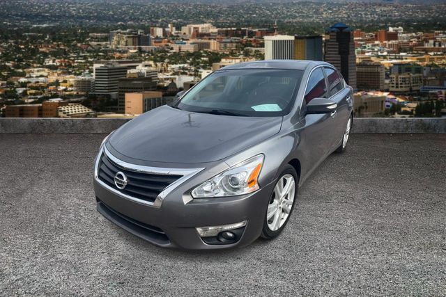 Silver 2015 Nissan Altima Sedan Front-Wheel Drive