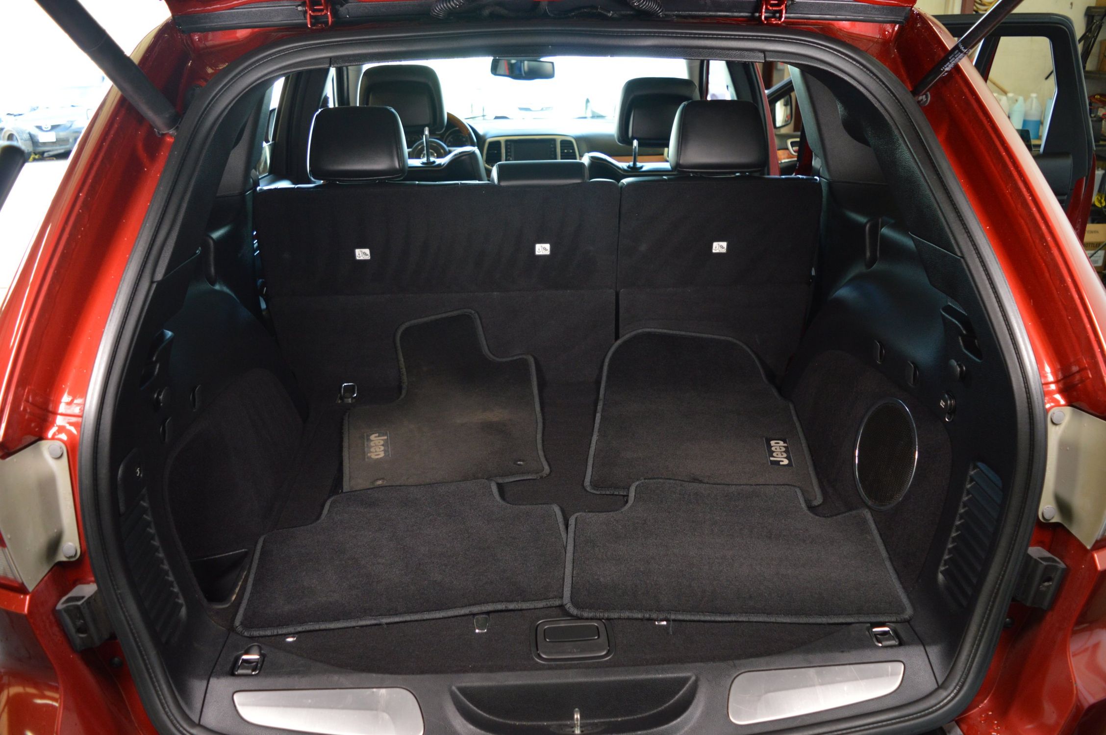 2011 Jeep Grand Cherokee Overland photo 40