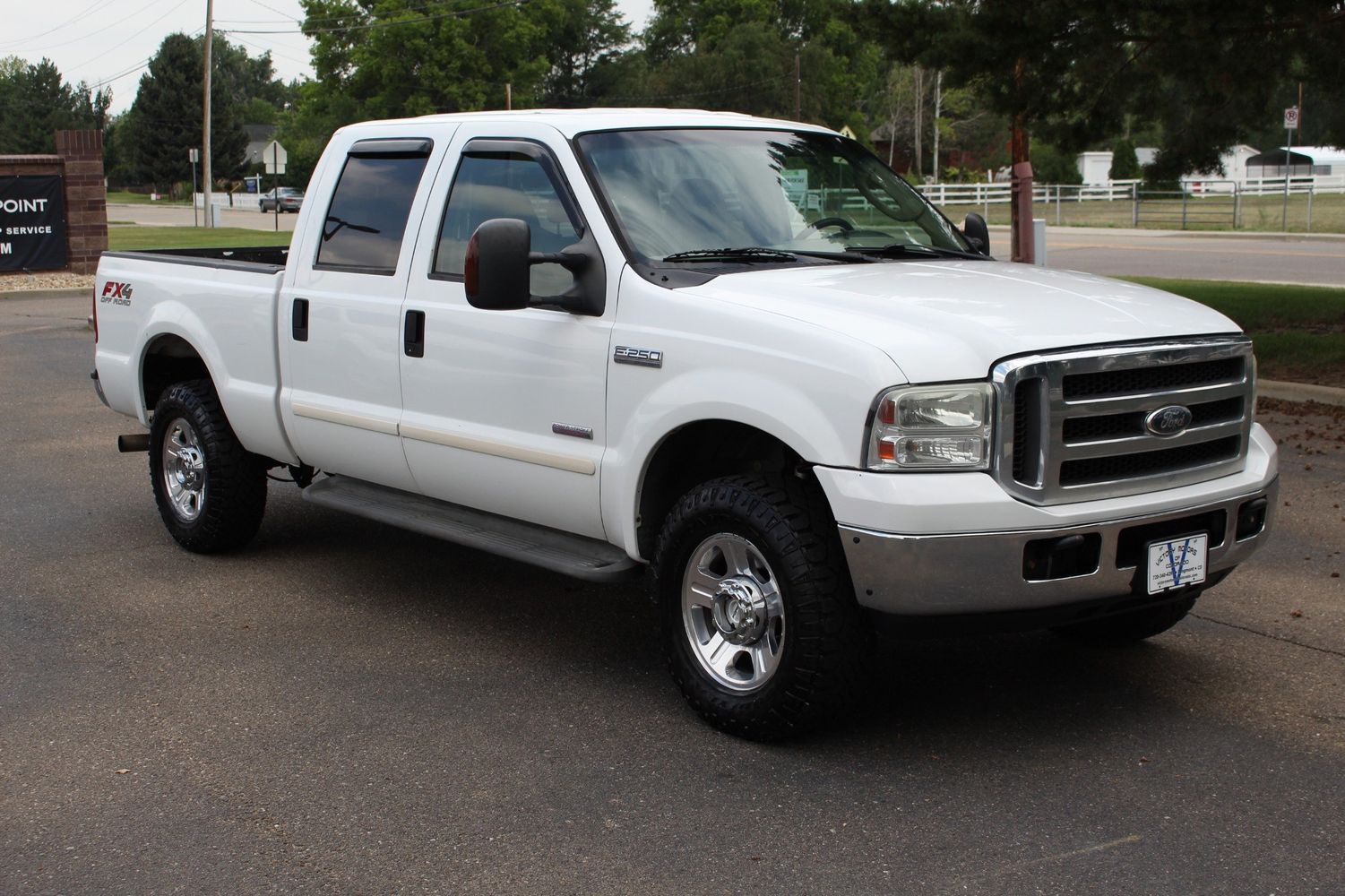 2005 Ford F-250 Super Duty Lariat | Victory Motors of Colorado