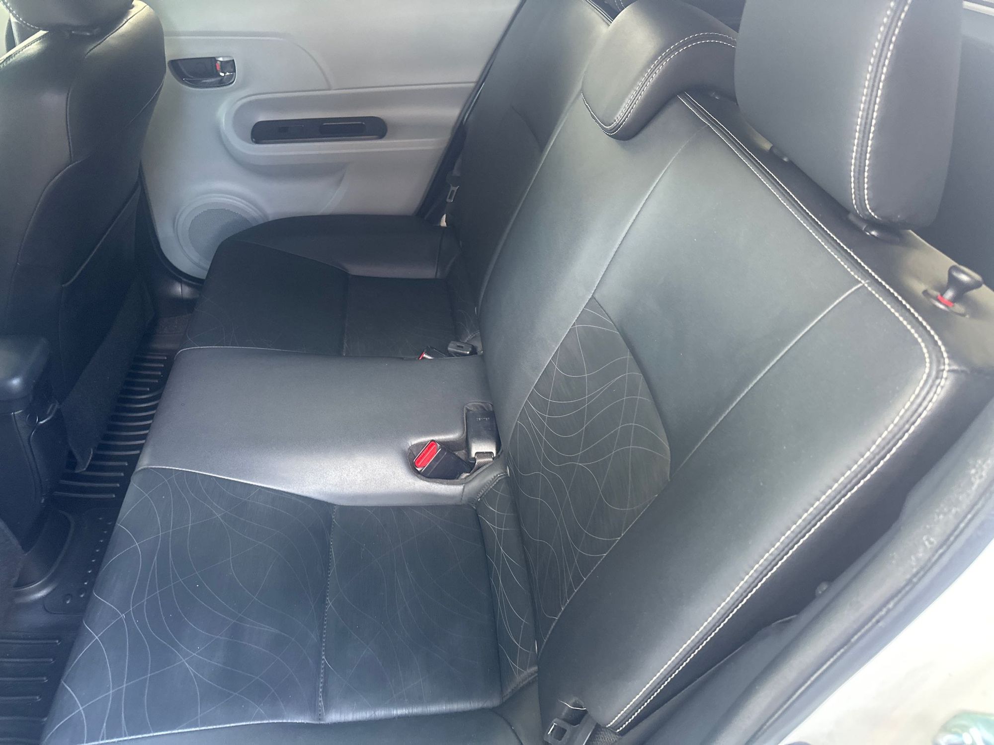 2013 Toyota Prius C Four photo 10