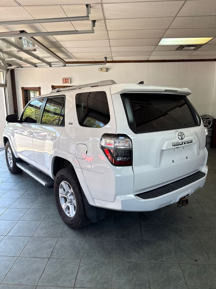 2017 Toyota 4Runner SR5 photo 5