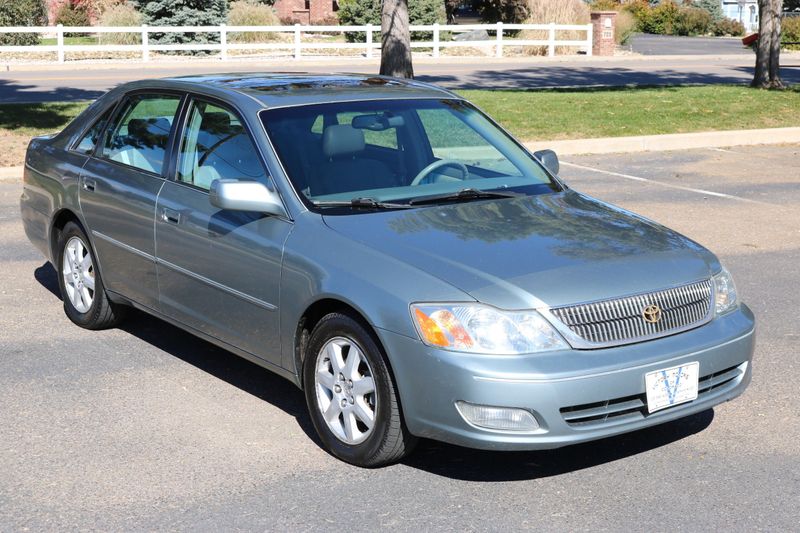 2000 Toyota Avalon Photos