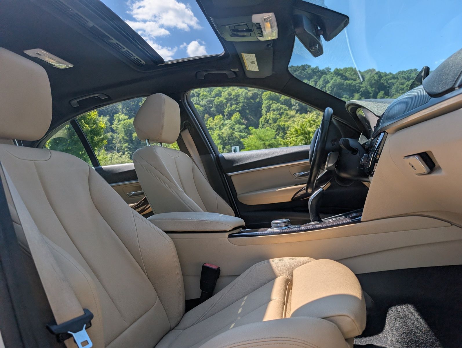 2017 BMW 330i 77