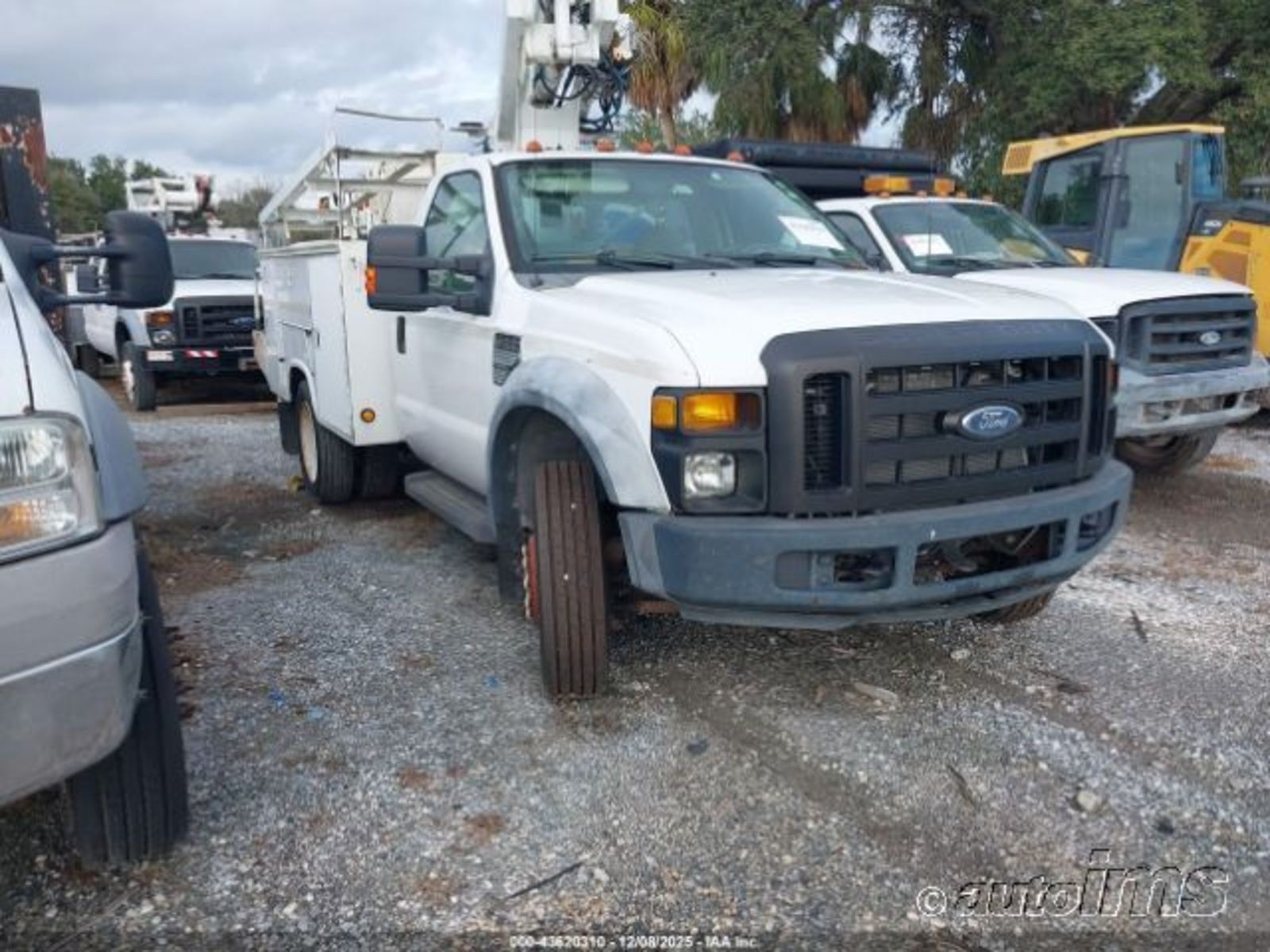 2008 Ford F-450 Super Duty Chassis Cab's photo