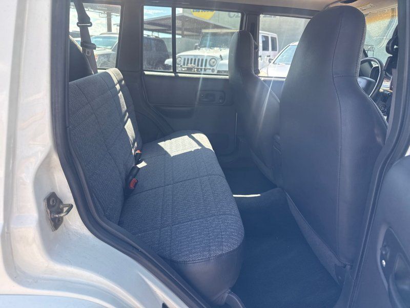 2000 Jeep Cherokee Sport photo 14