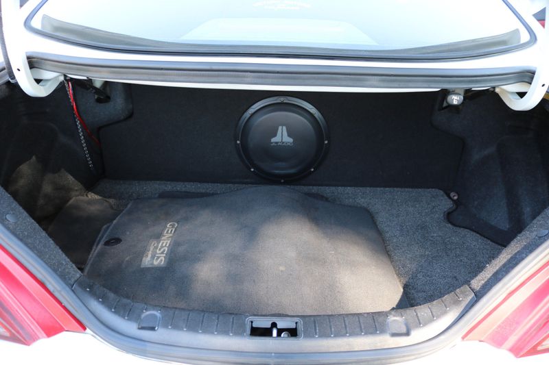 Genesis coupe best sale subwoofer box