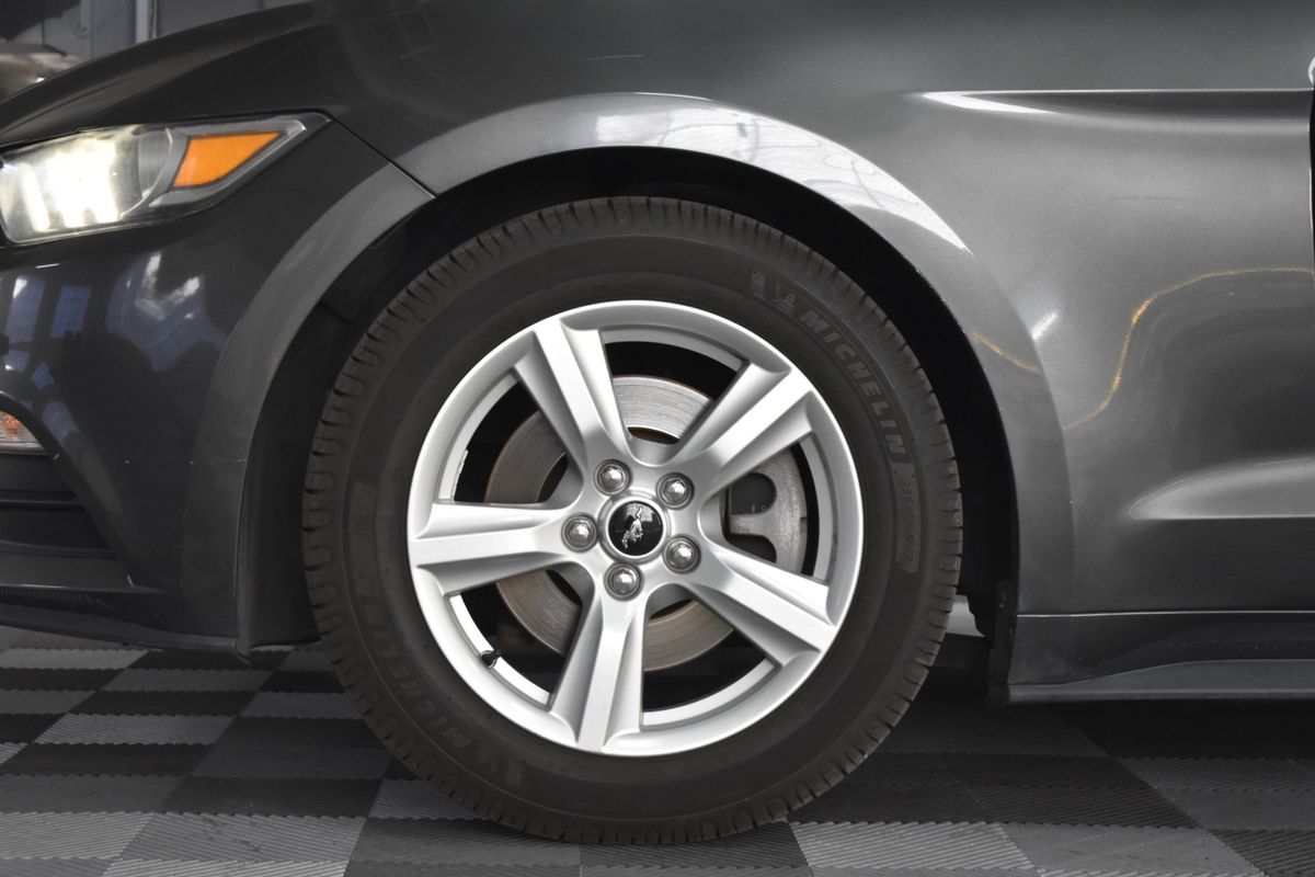 2017 Ford Mustang V6