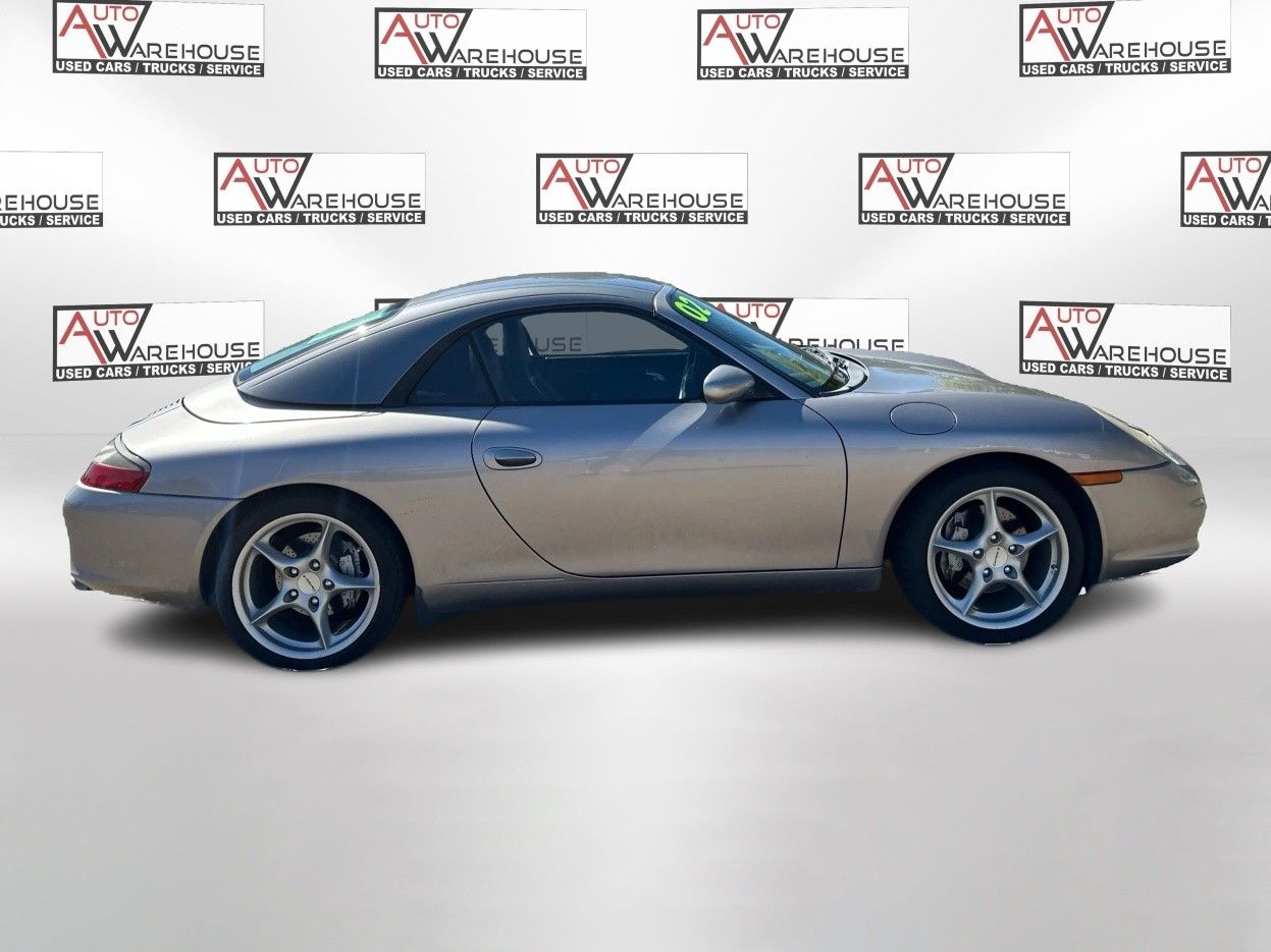 2002 Porsche 911 Cabriolet photo 2