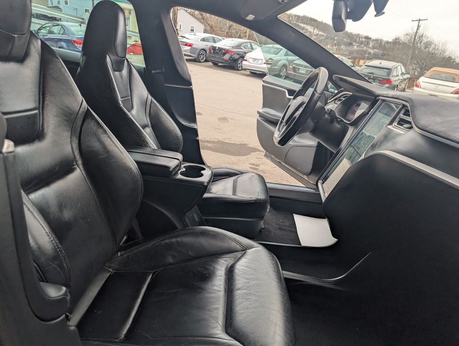 2014 Tesla Model S 47