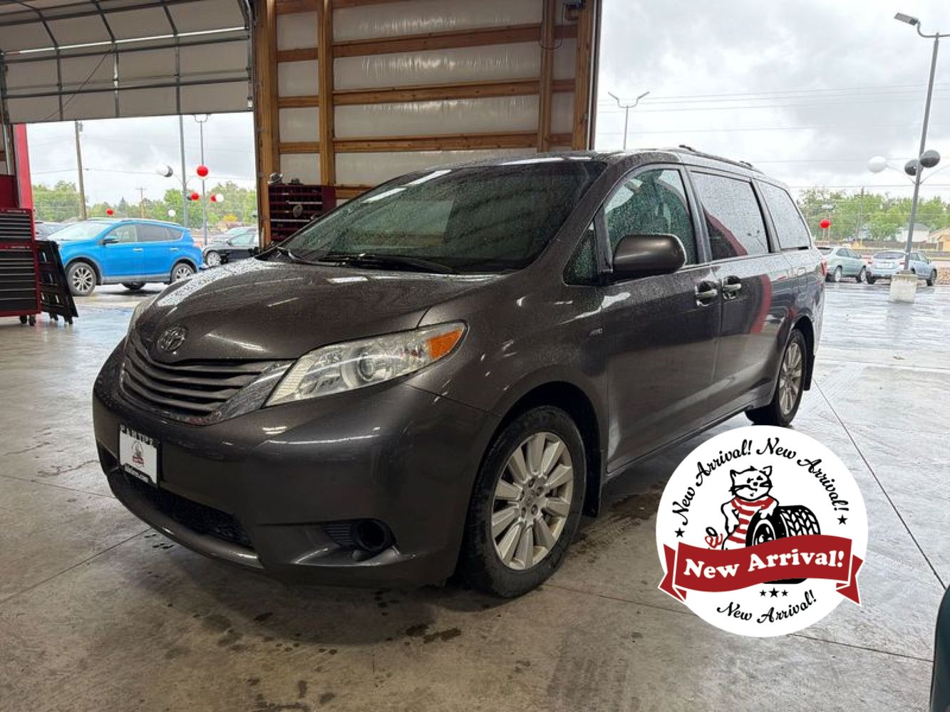 2017 Toyota Sienna XLE V6 AWD 7-Passenger's photo