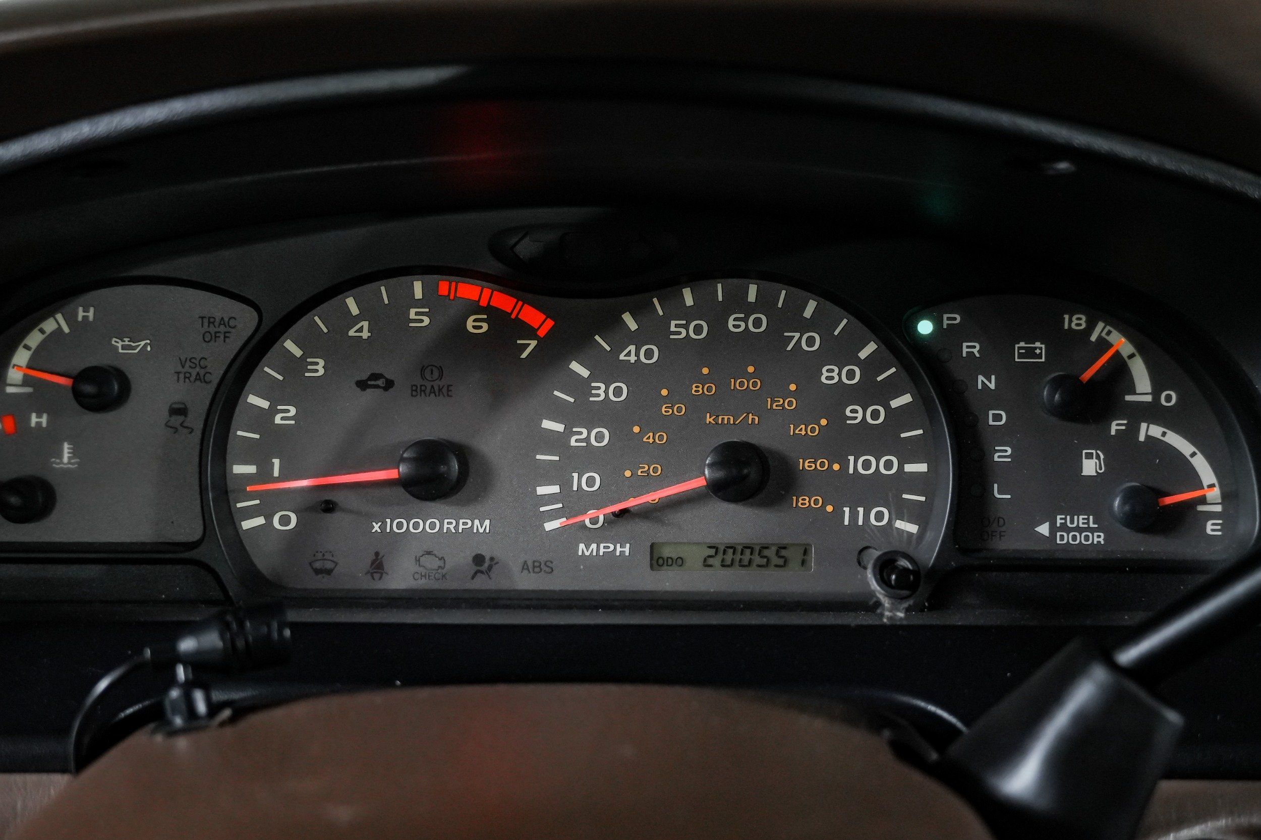 2004 Toyota Sequoia SR5 - Photo 17