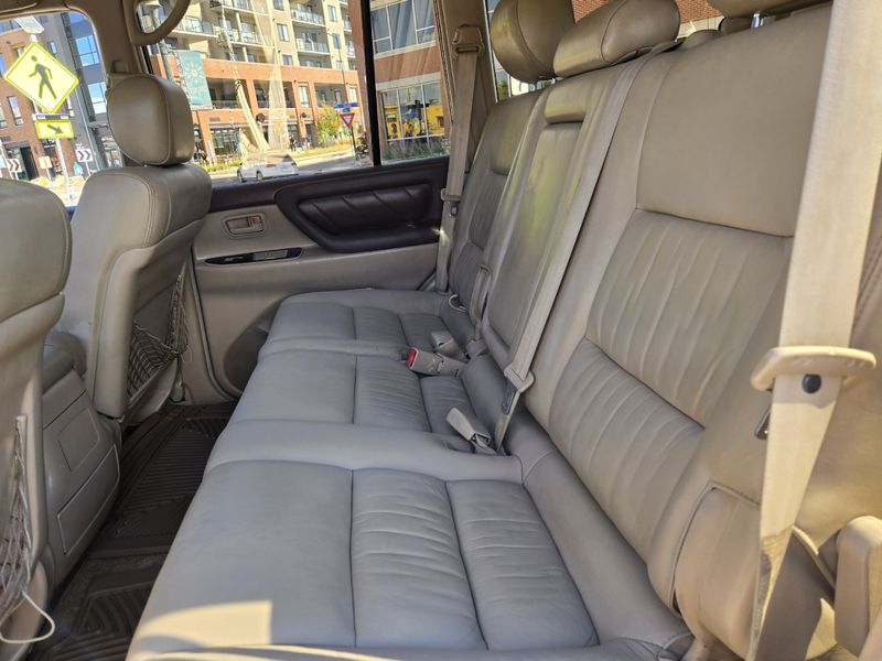 2000 Toyota Land Cruiser Base | Berkenkotter Motors