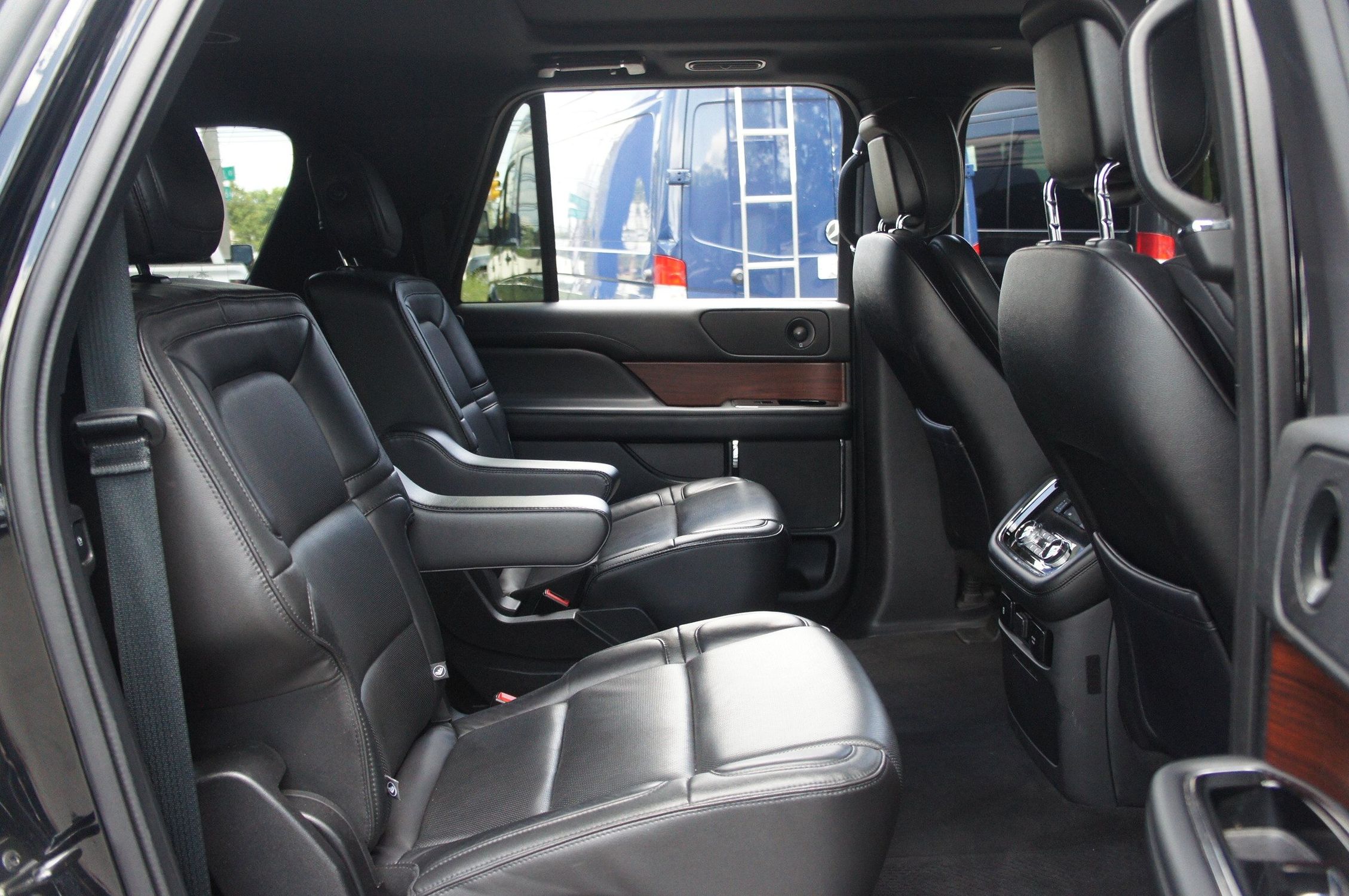 Suv With Captain Seats And Third Row - ls9nfax