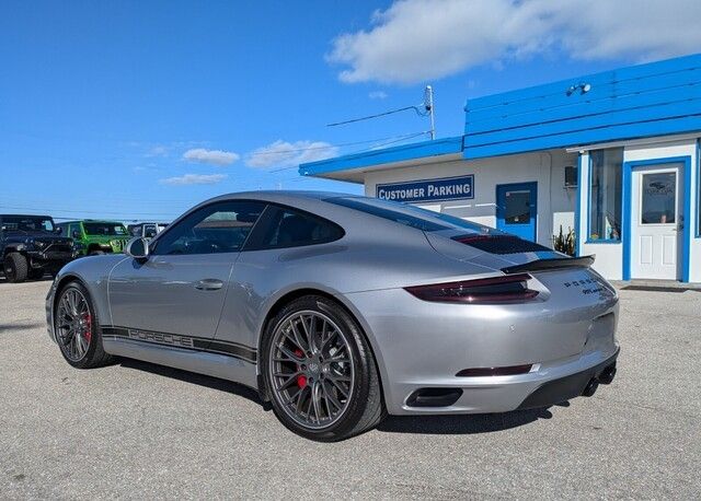 2017 Porsche 911 Carrera S photo 4