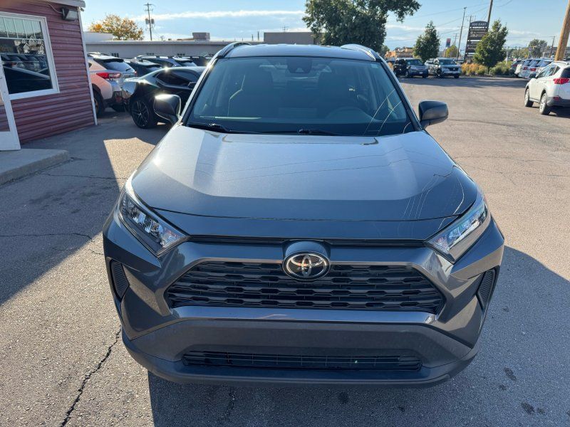 2021 Toyota RAV4 LE photo 8