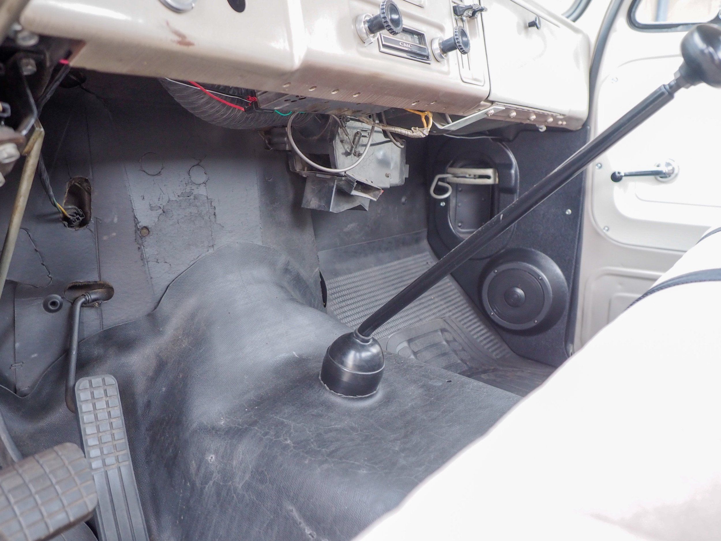 1966 GMC Pickup White RWD