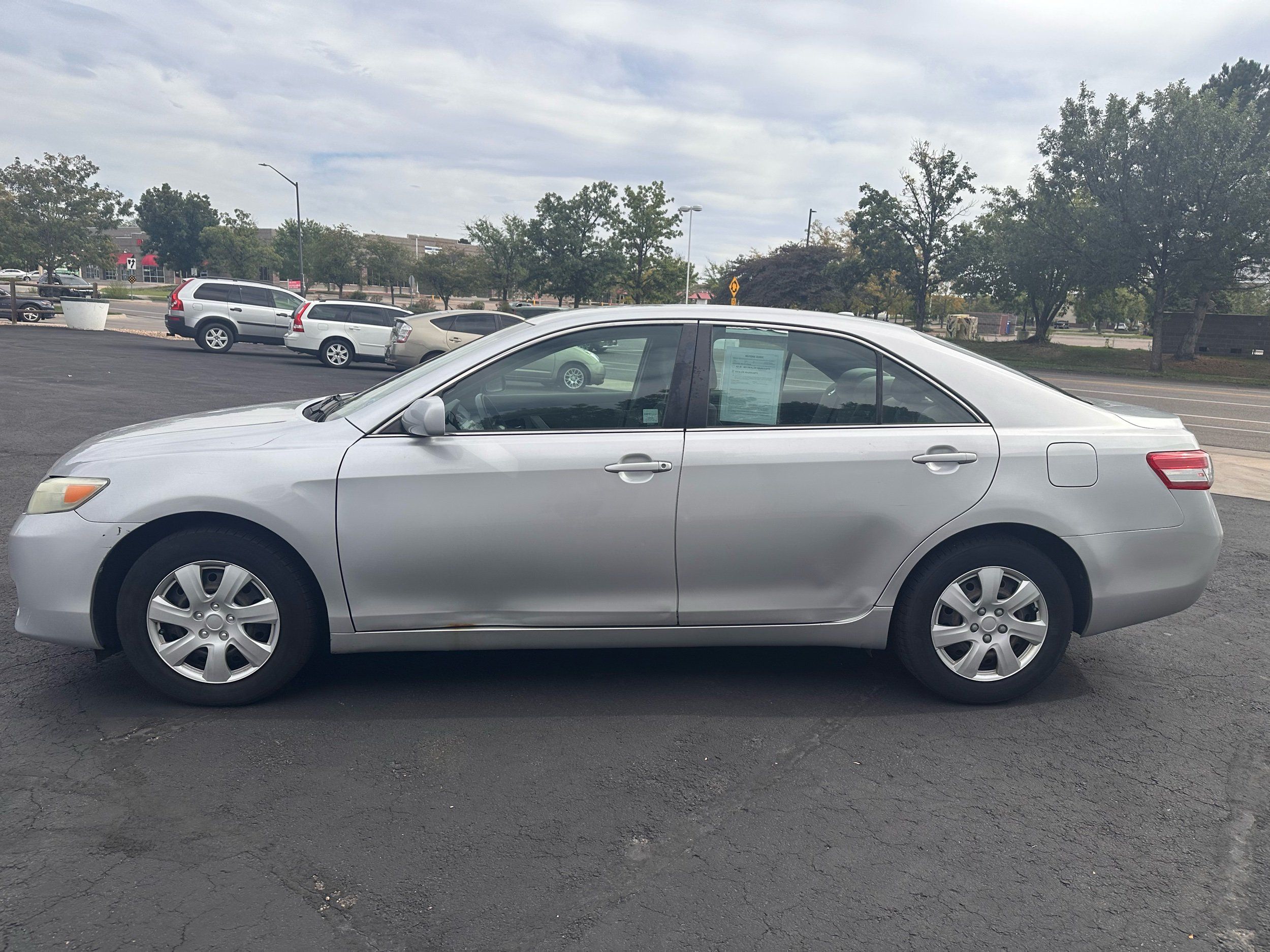 2011 Toyota Camry LE photo 5