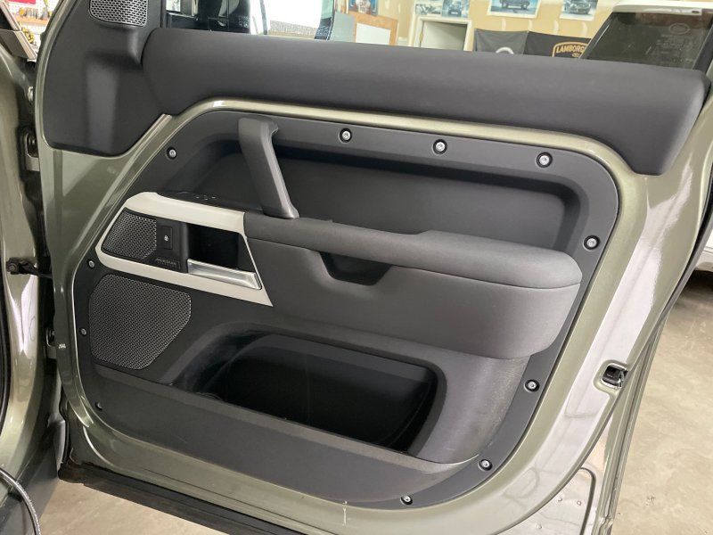 2022 Land Rover Defender SE - Photo 18