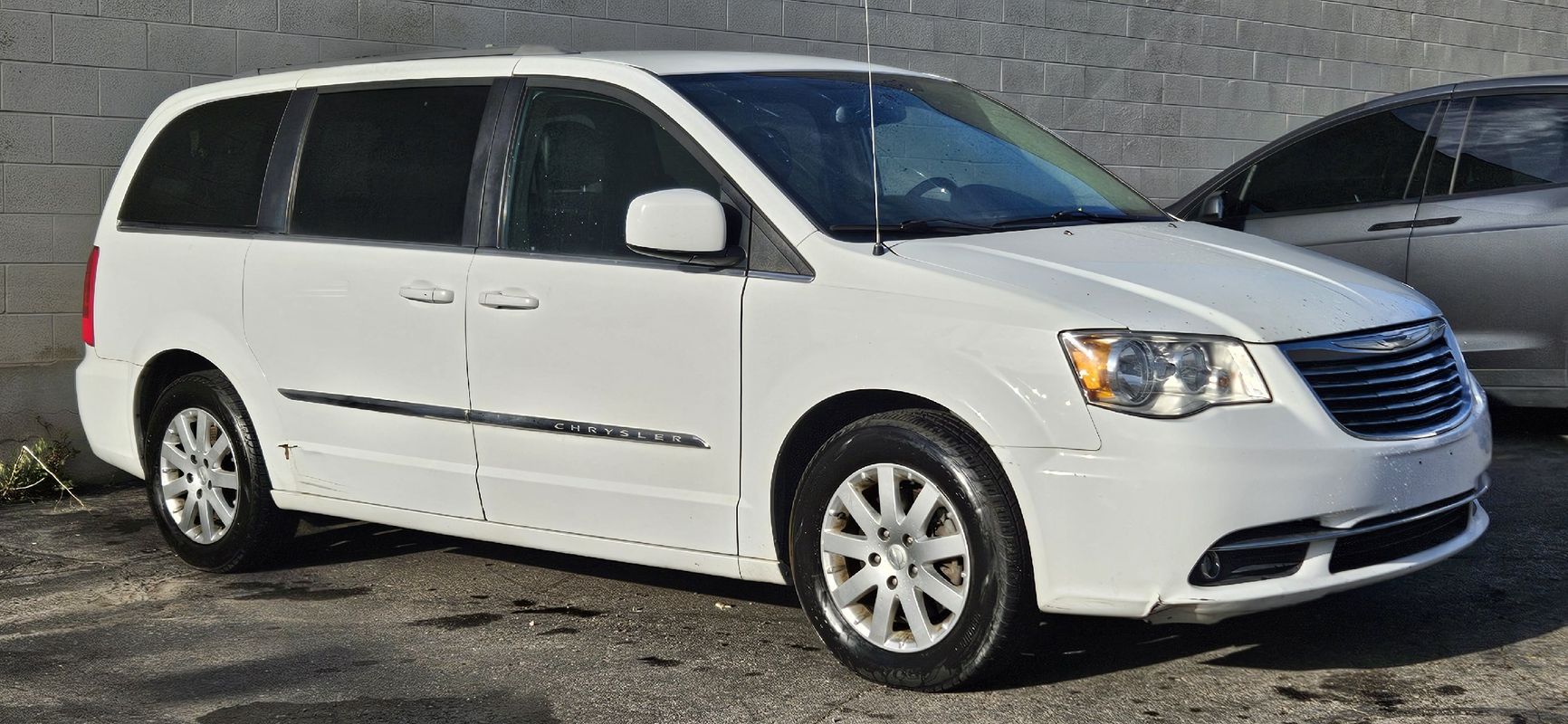 View vehicle photo 7