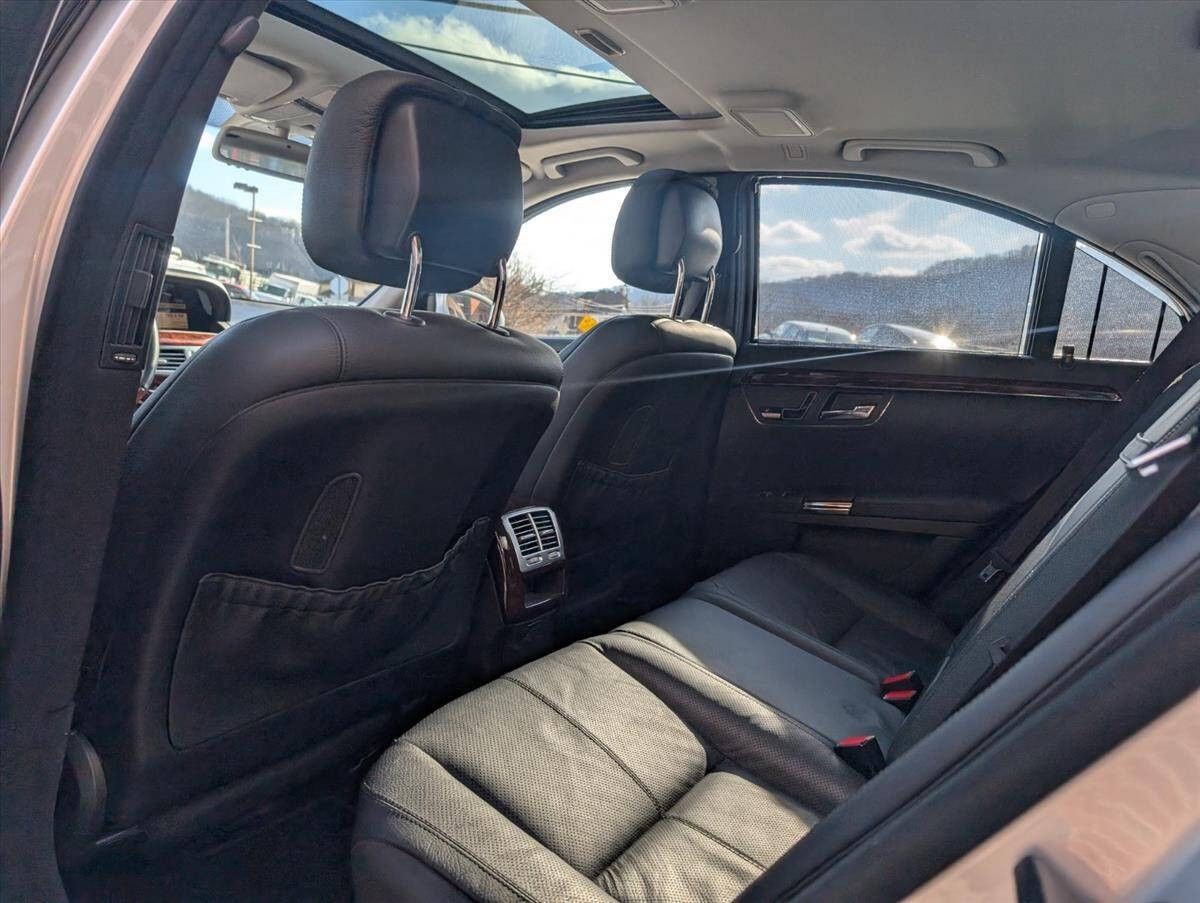 2009 Mercedes-Benz S-Class 34