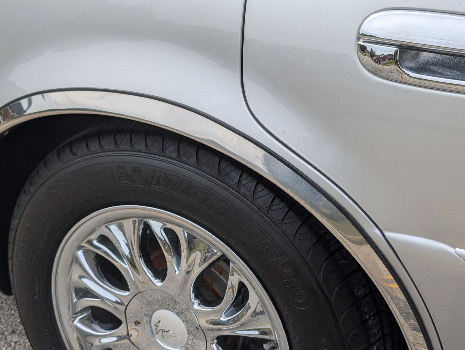 2005 Cadillac DeVille 41