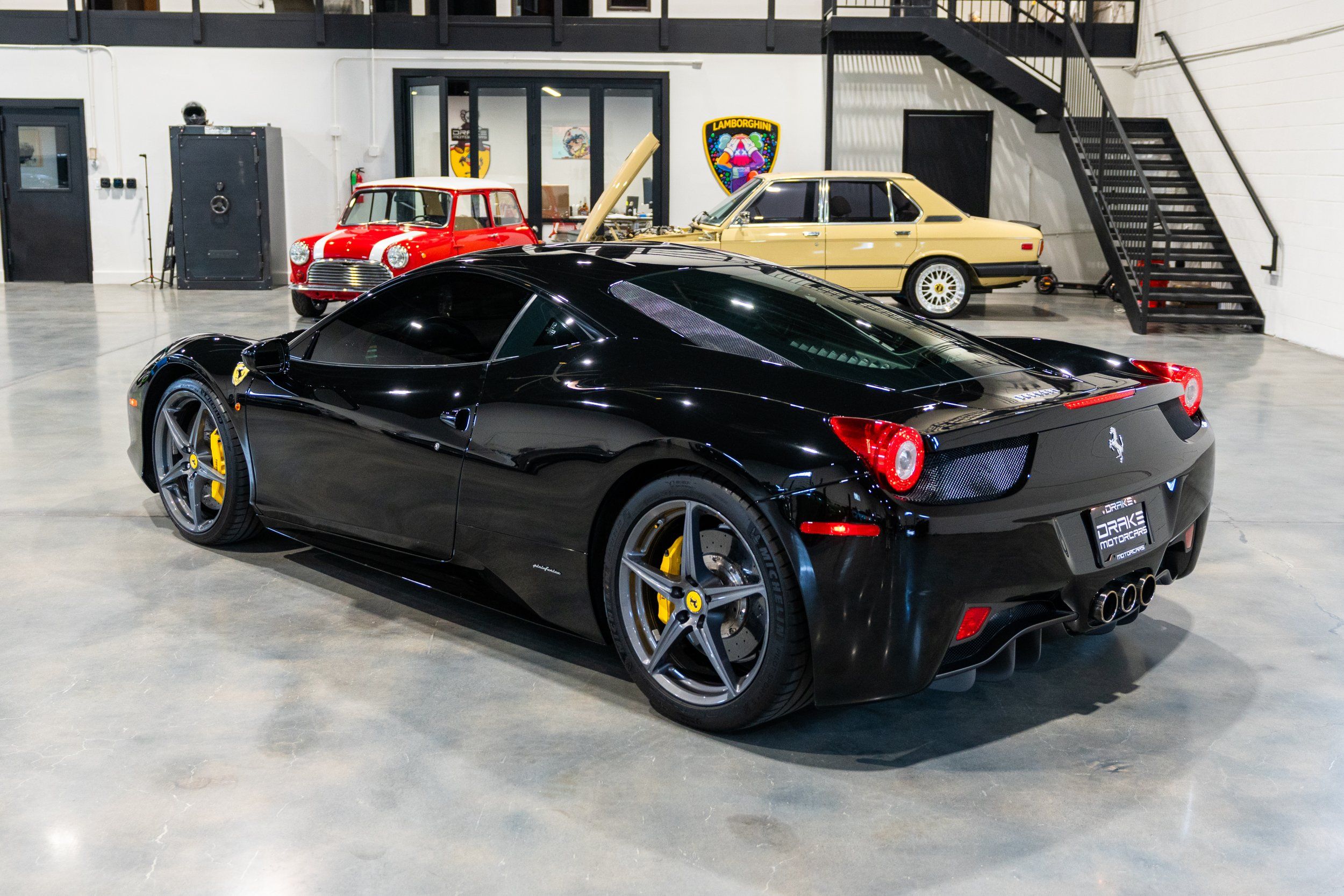 2014 Ferrari 458 Italia RWD, photo 3