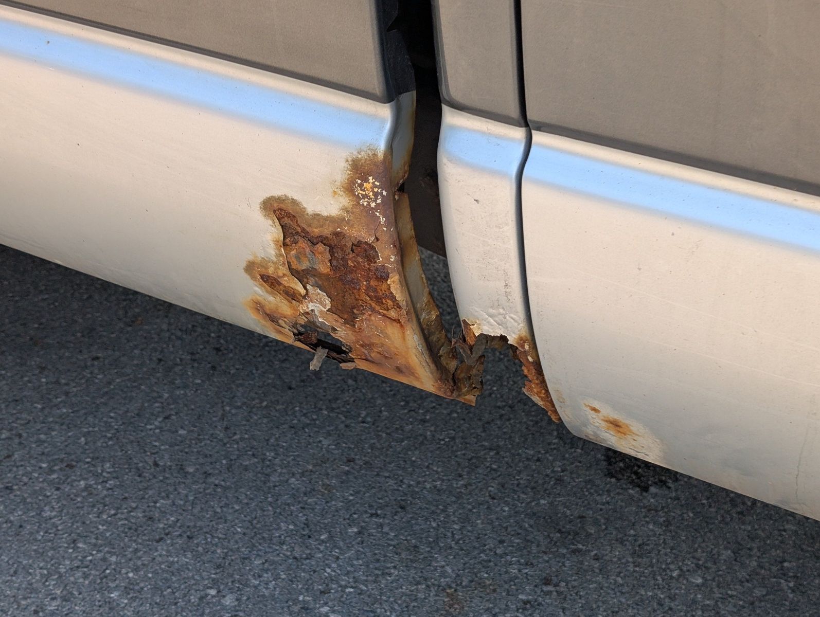 2004 Dodge Ram 3500 22