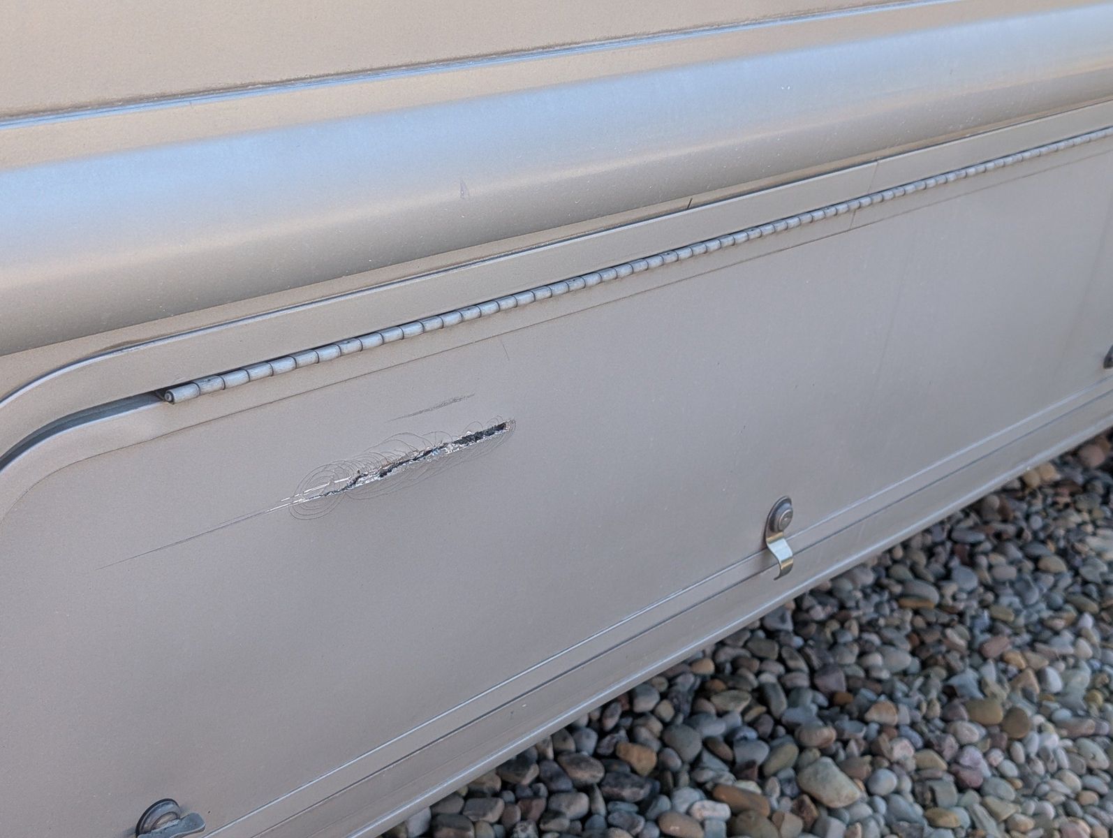 2004 Ford E-Series Chassis 37