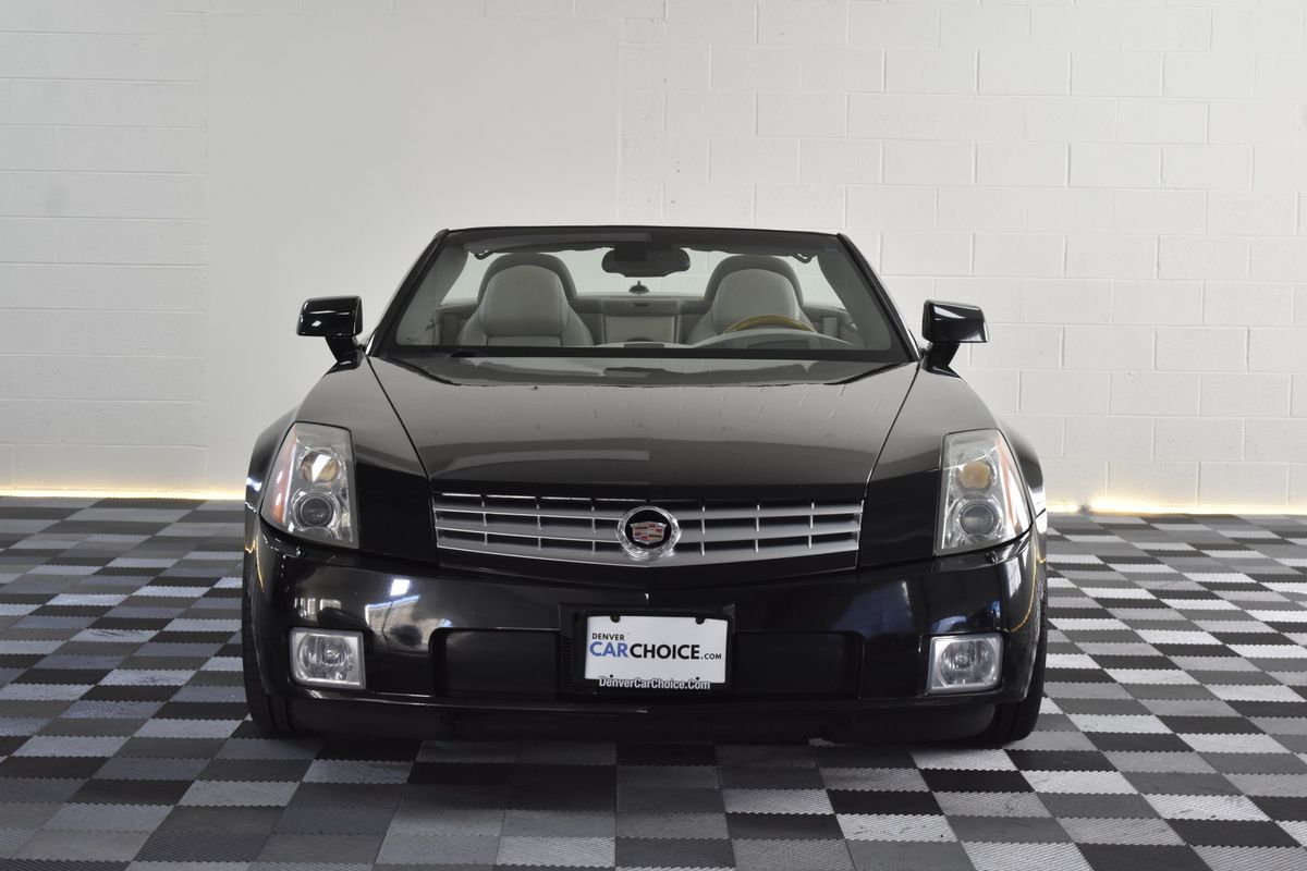 2005 Cadillac XLR Standard
