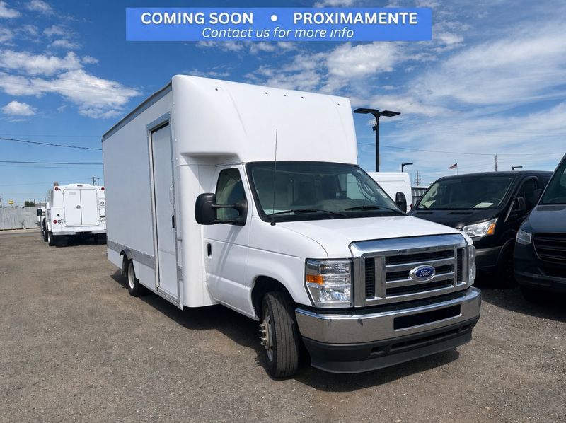 White 2021 Ford E-Series Chassis Pickup Truck Rear-Wheel Drive 6-Speed Automatic