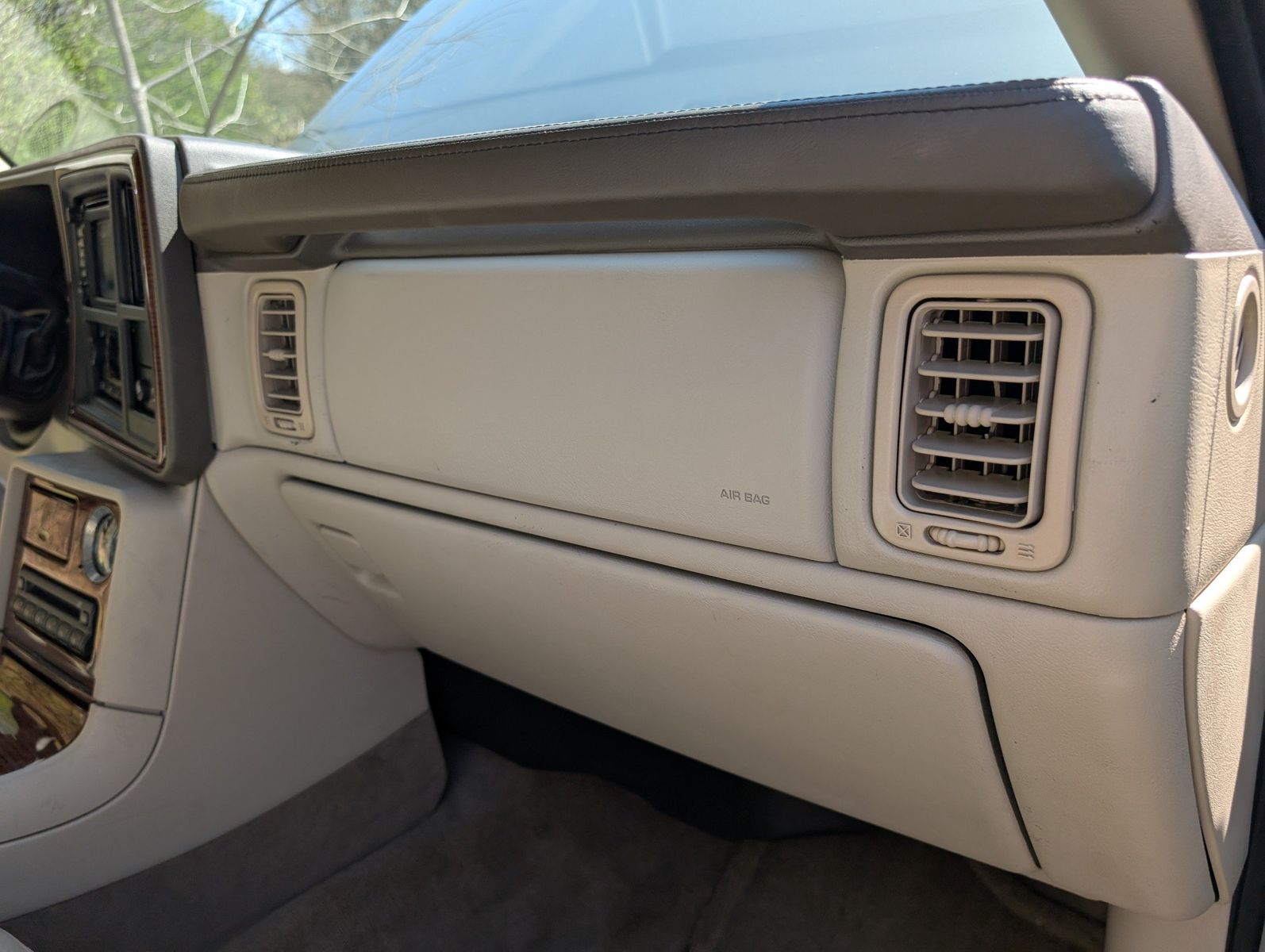 2004 Cadillac Escalade ESV 77