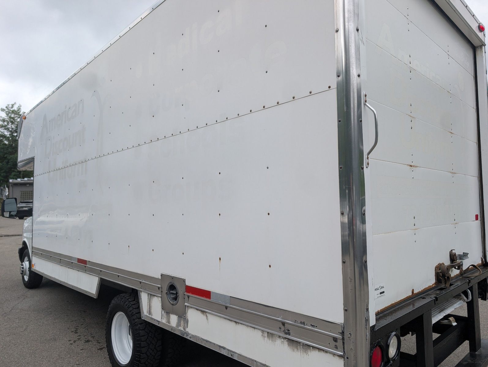 2013 Chevrolet Express 31