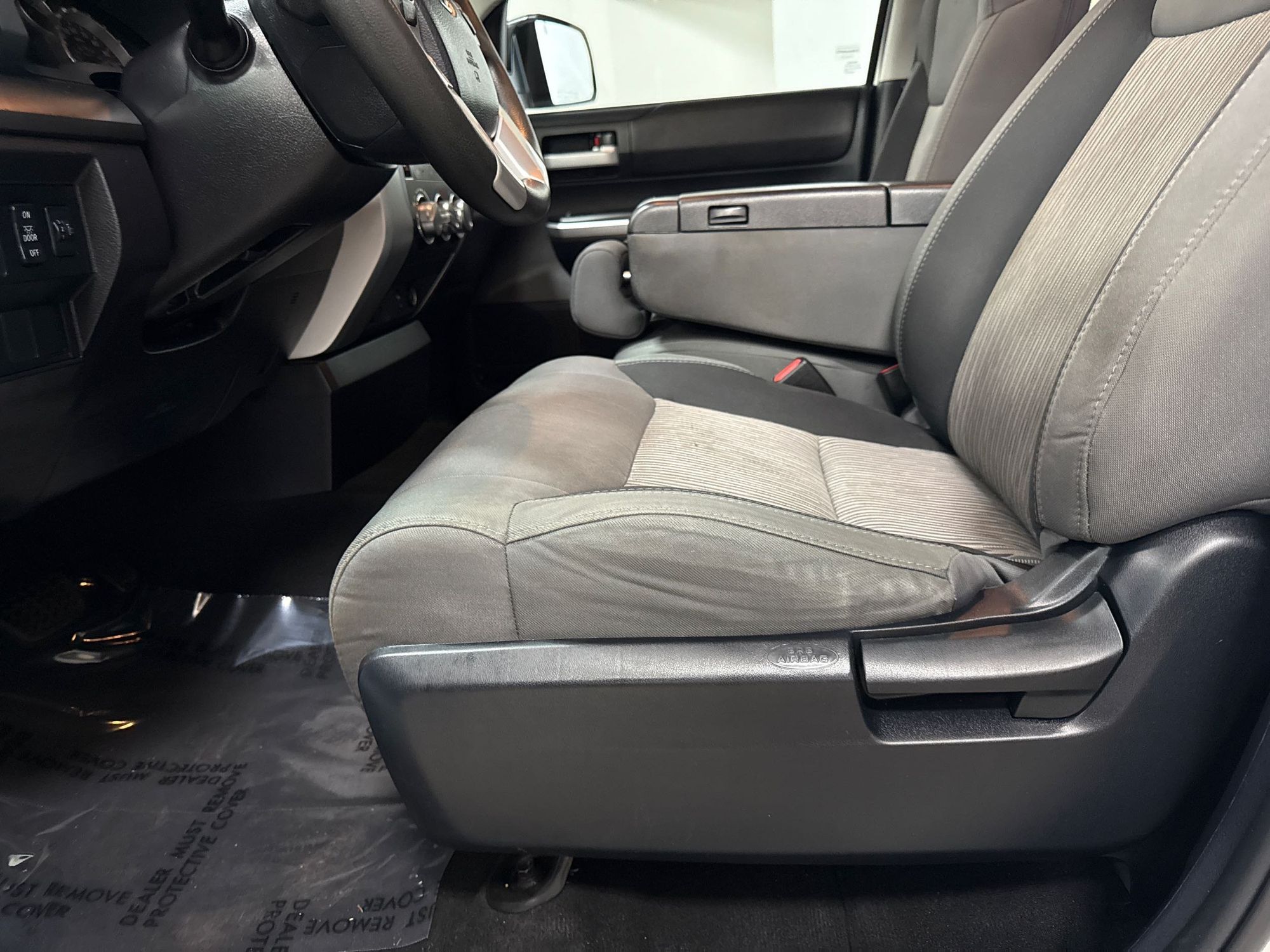 2015 Toyota Tundra SR5 Grade photo 9