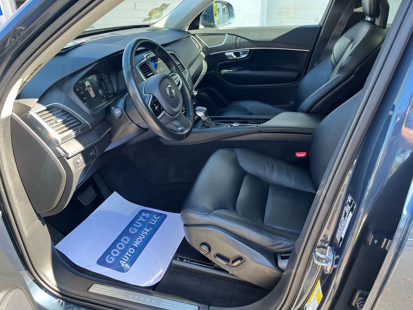 2020 Volvo XC90 T5 Momentum photo 7