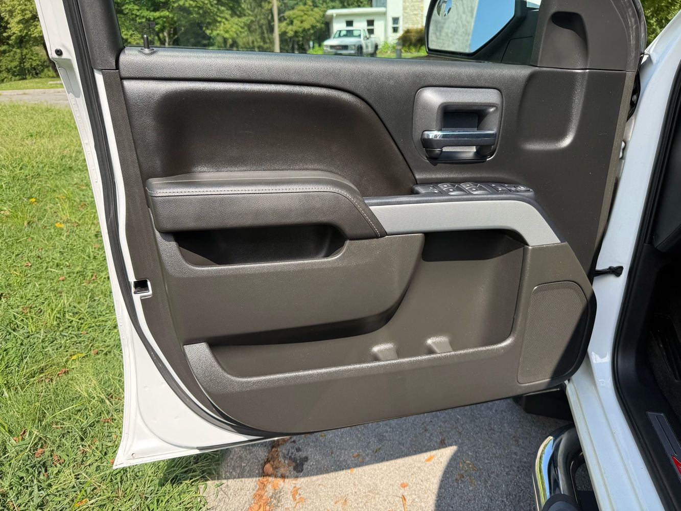 2016 Chevrolet Silverado 1500 LT Z71 photo 8