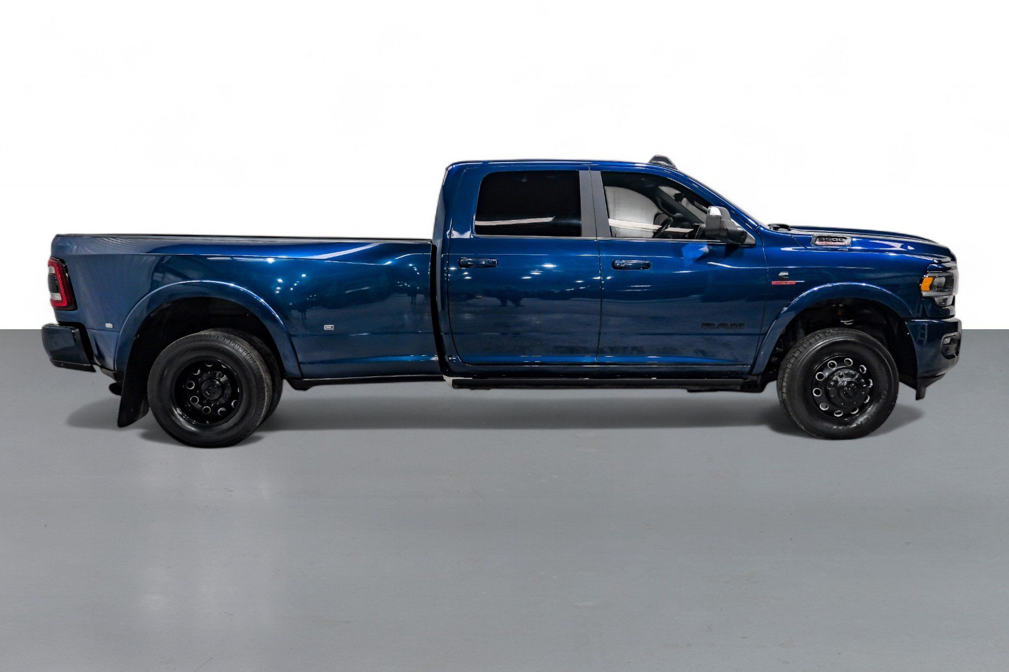 2022 Ram 3500 Laramie photo 2