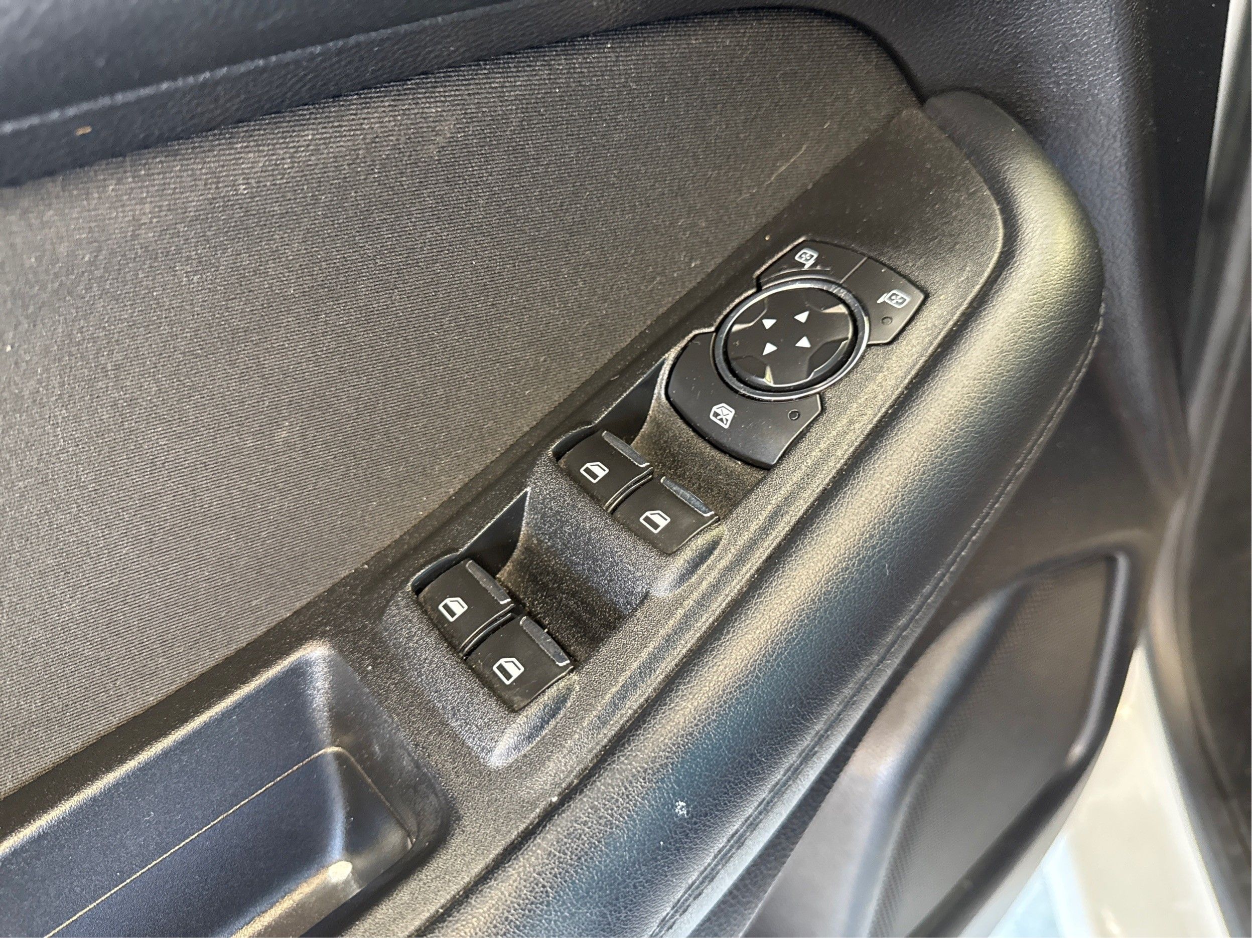 2018 Ford Edge SE - Photo 33