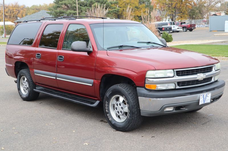 2003 Chevrolet Suburban Photos