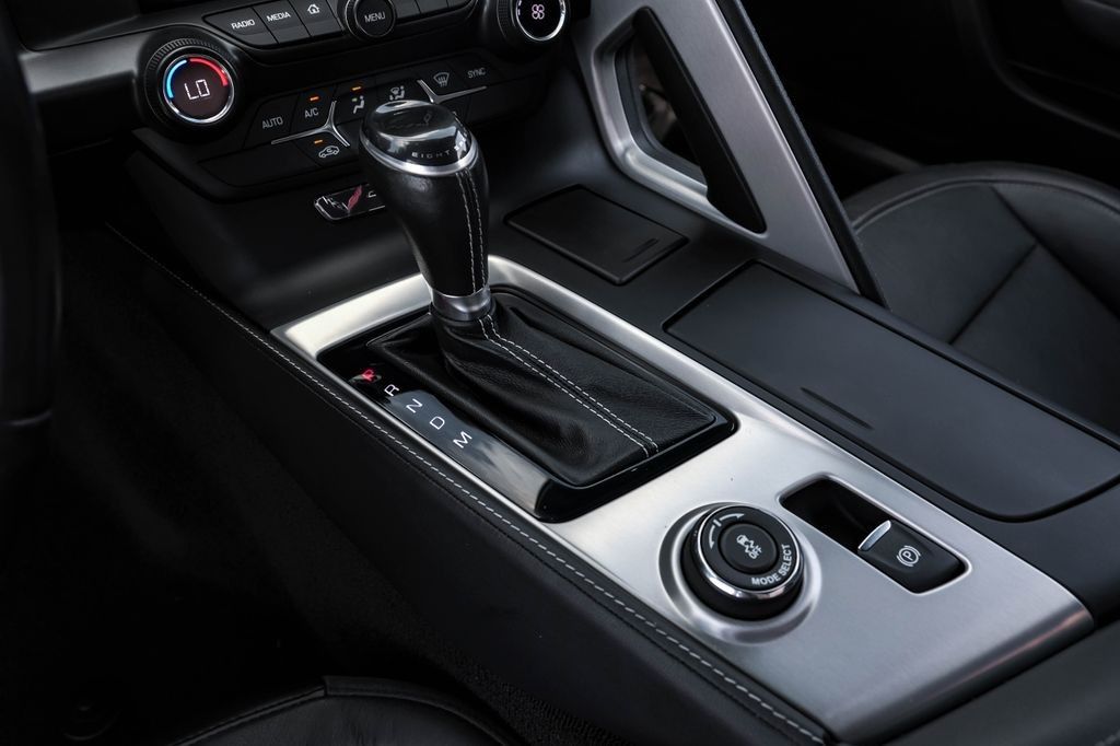 2017 Chevrolet Corvette Stingray 1LT photo 23