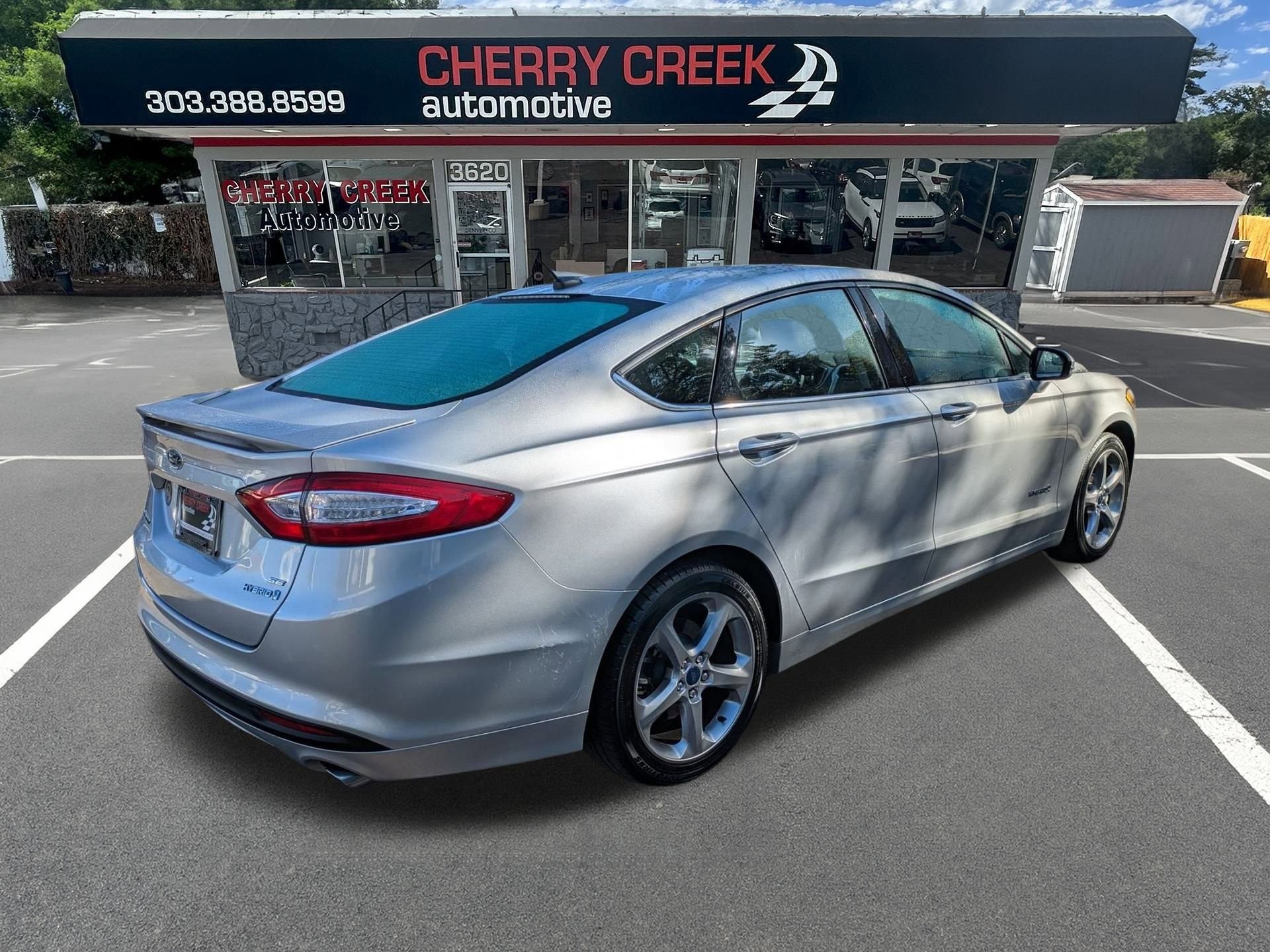 2014 Ford Fusion Hybrid SE photo 3