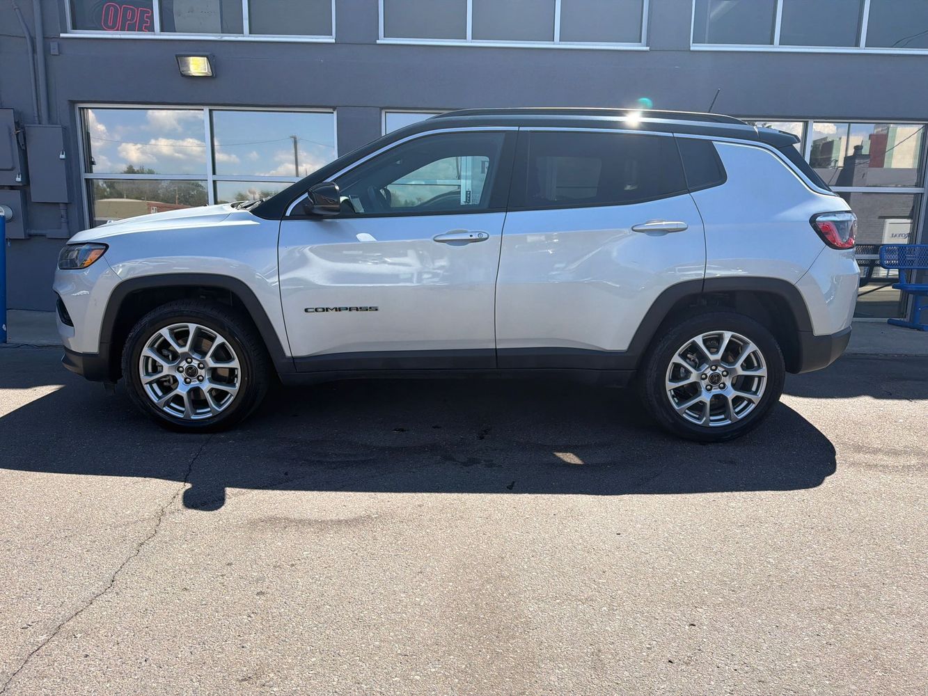 2025 Jeep Compass Limited - Photo 3