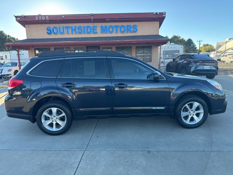 2013 Subaru Outback 2.5i Limited photo 2