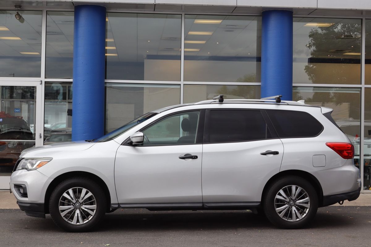 2019 Nissan Pathfinder SV