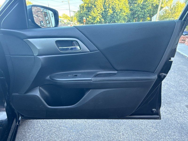 2015 Honda Accord LX photo 14