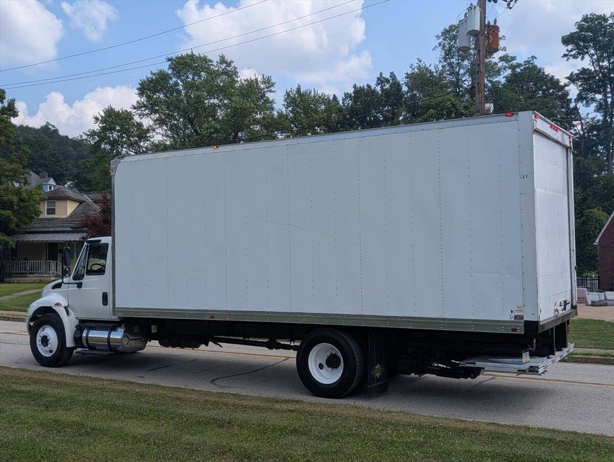 2018 International DuraStar 4300 9