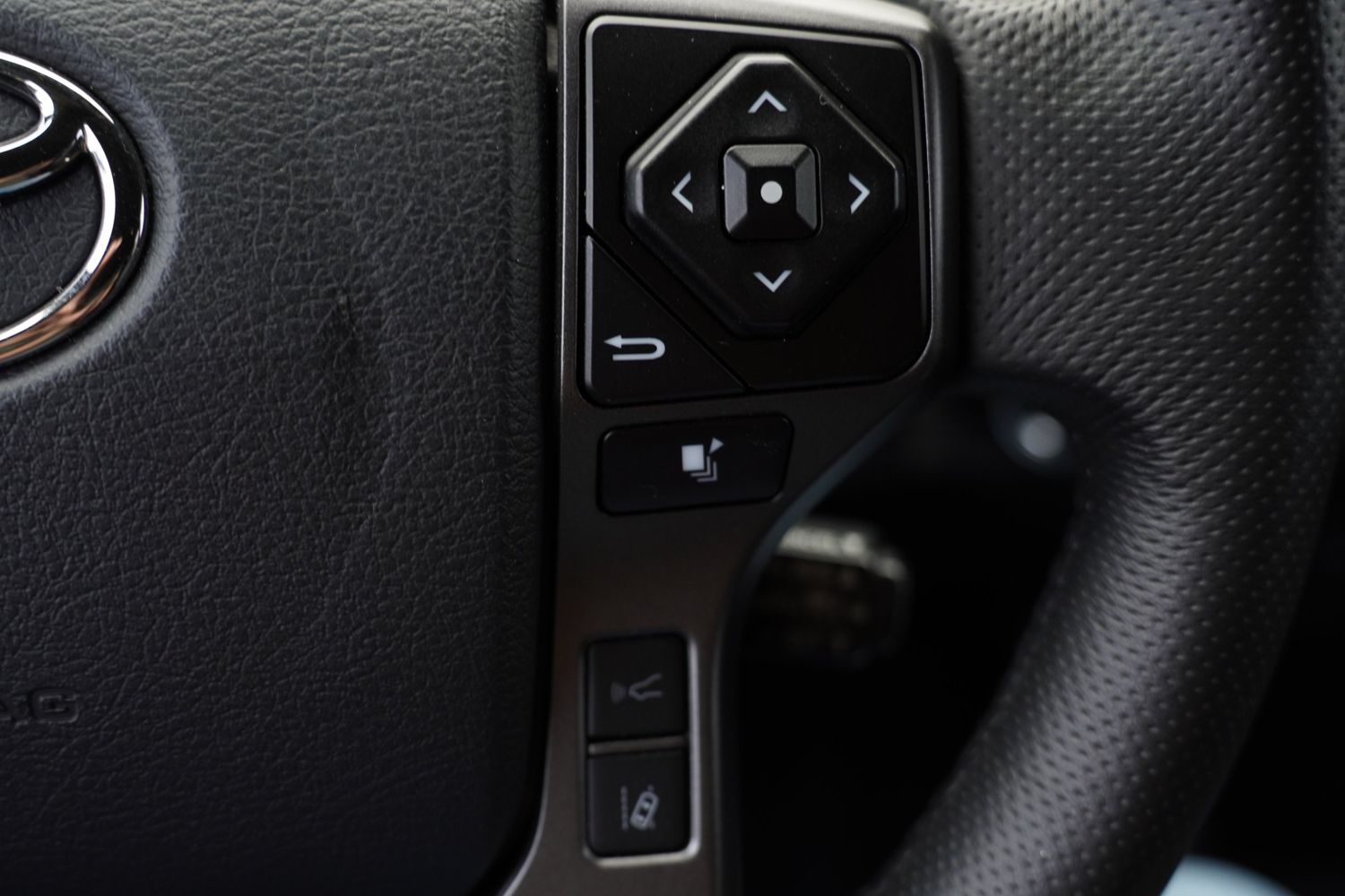 2023 Toyota Tacoma TRD Off-Road photo 19