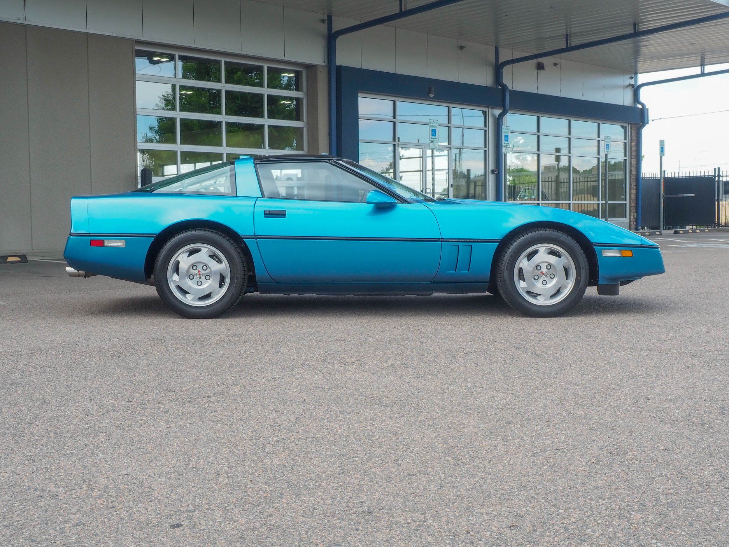 1988 Chevrolet Corvette Blue Coupe