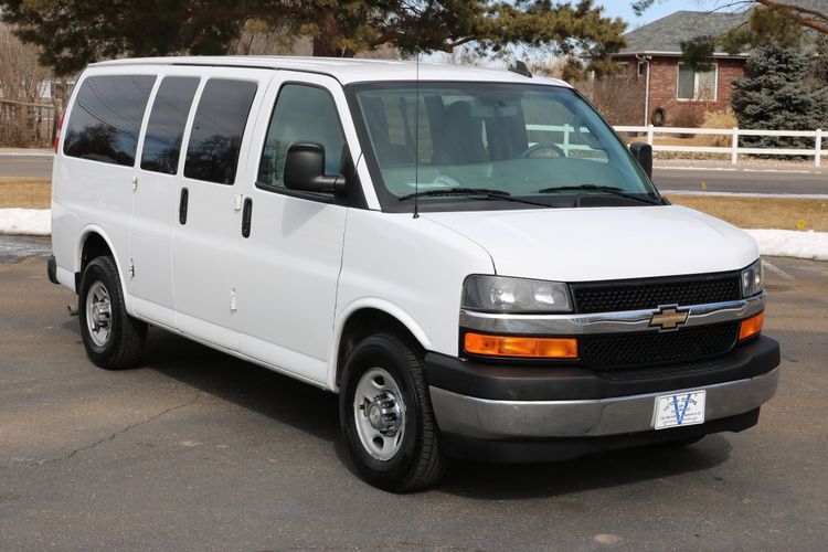 2017 Chevrolet Express Passenger Lt 2500 