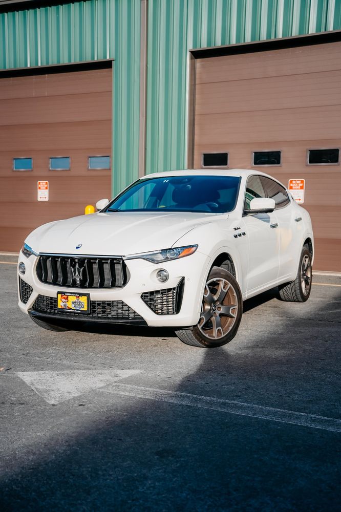 2023 Maserati Levante Modena's photo